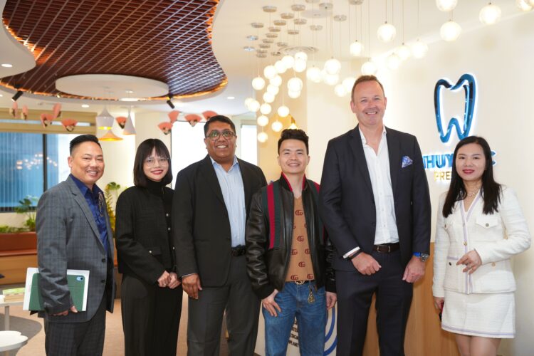 The Vice President of Align Technology and Managing Director of Align APAC, along with the senior leadership team from Invisalign, visited Thuy Duc Dental Clinic 1 The Vice President of Align Technology and Managing Director of Align APAC, along with the senior leadership team from Invisalign, visited Thuy Duc Dental Clinic 1