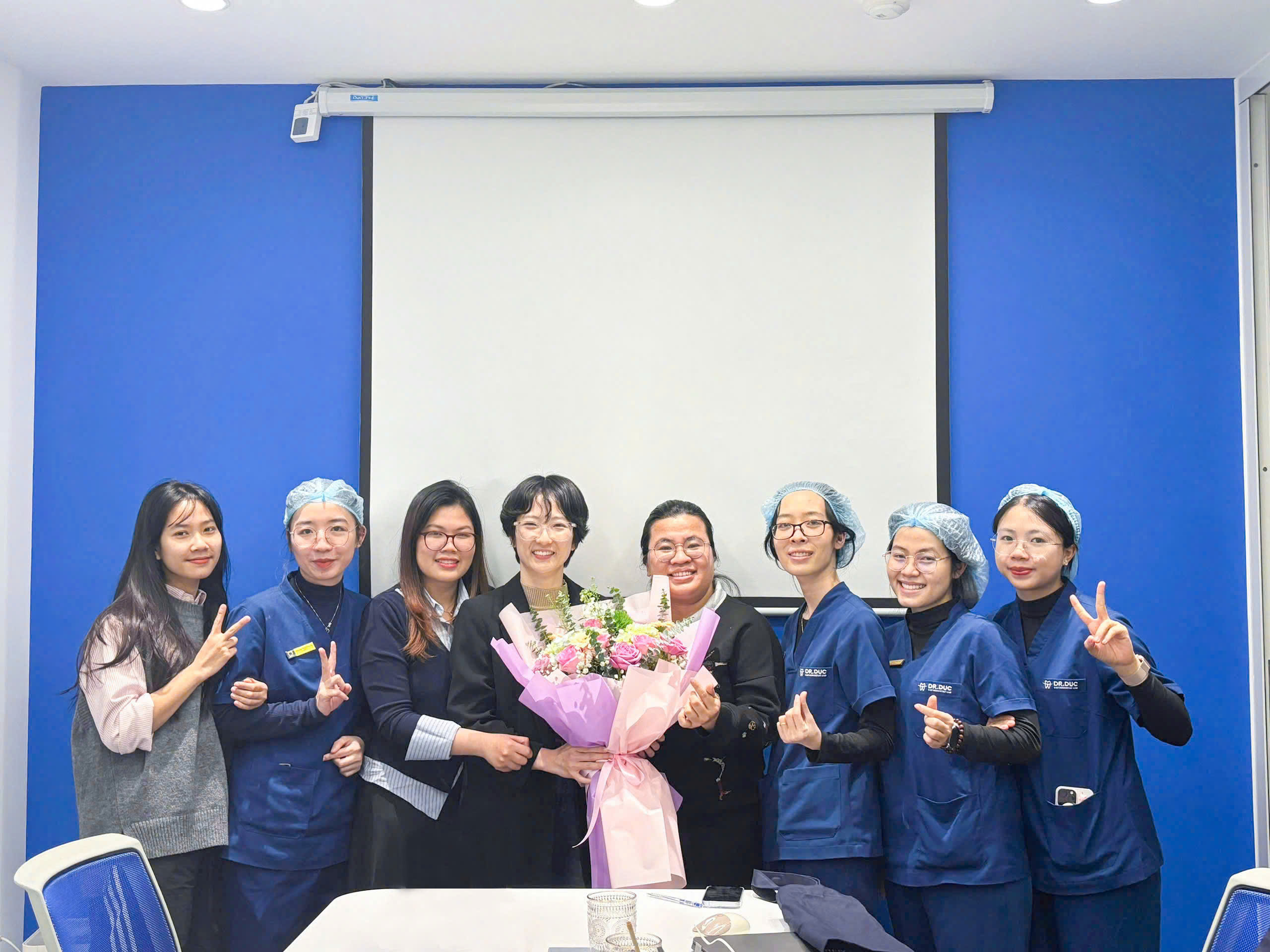 Thuy Duc Dental Continuously Enhances Expertise, Offering the Best Invisalign Experience for Customers. 1 Thuy Duc Dental Continuously Enhances Expertise, Offering the Best Invisalign Experience for Customers. 1