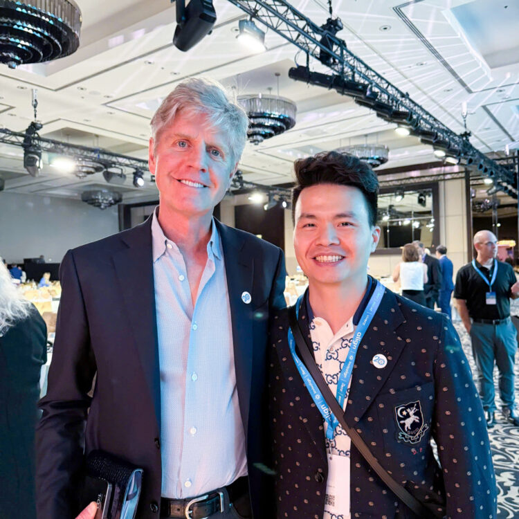 Dr. Pham Hong Duc Participates in Global Align Conference Gathering the World’s Top 300 Invisalign Doctors in Dubai 2 Dr. Pham Hong Duc Participates in Global Align Conference Gathering the World’s Top 300 Invisalign Doctors in Dubai 2